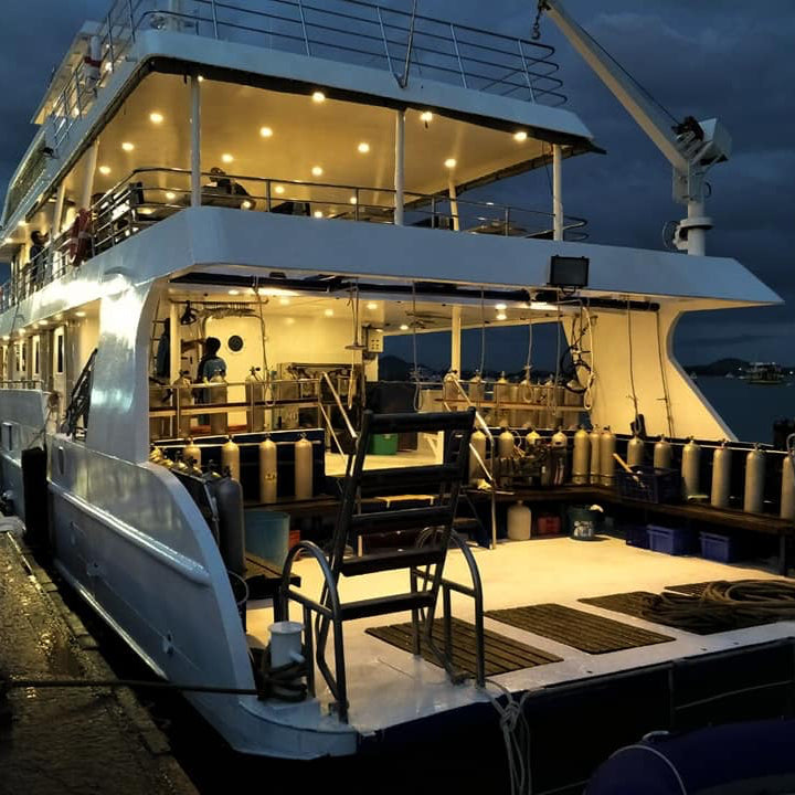 LIVEABOARD - 5 days/ 4 nights - M/V ANDAMAN QUEEN - Similan, Koh Bon, Tachai, Koh Surin, Richelieu Rock (max 14 dives)